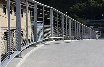 Pedestrian and bike bridges X-TEND stainless steel cable mesh