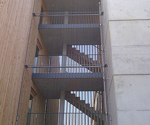 protection against birds on façades X-TEND netting