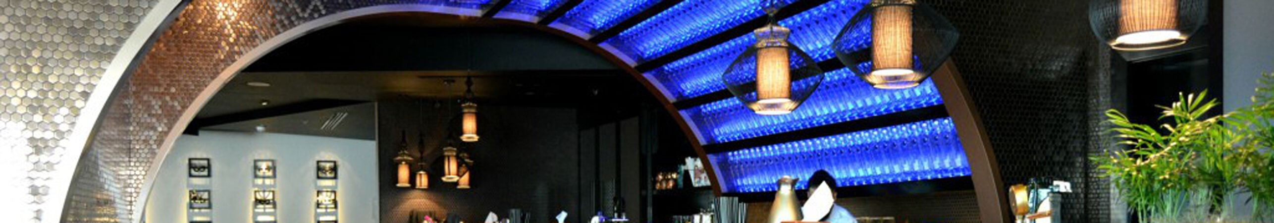X-LED Lichtdesign Bar Dekoration Carnival by Tresind Dubai