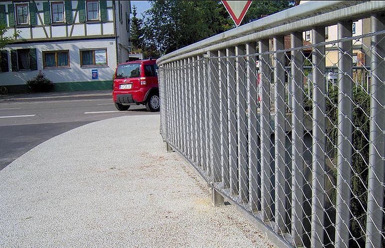 Brückensanierung, bestehende Geländer X-TEND Edelstahl-Seilnetz